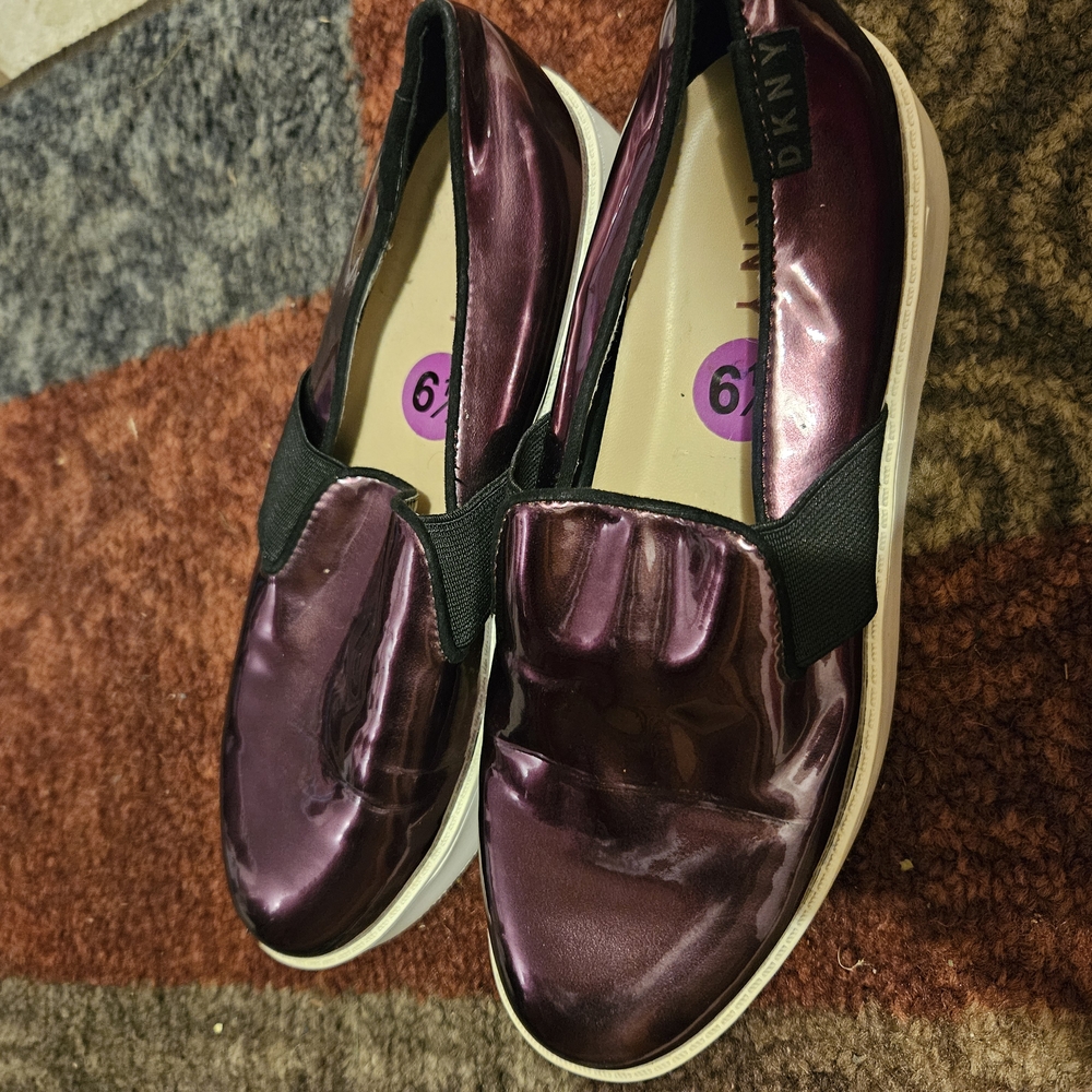 DKNY Shoes Womens 6.5M Casual Slip On Platform Loafer Purple Patent Leather